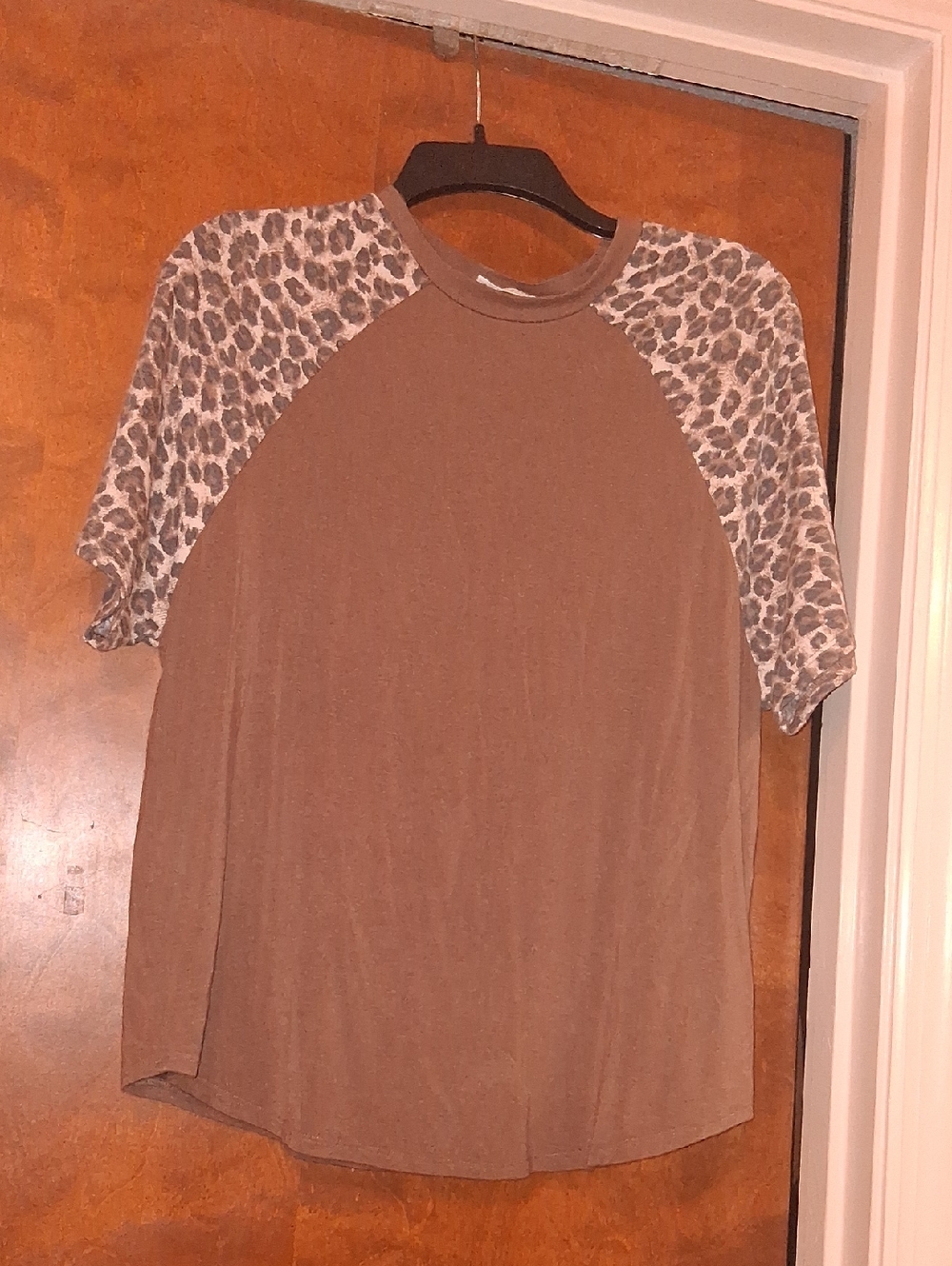Women's Brown Raglan Tee with Leopard-Print Short Sleeves
